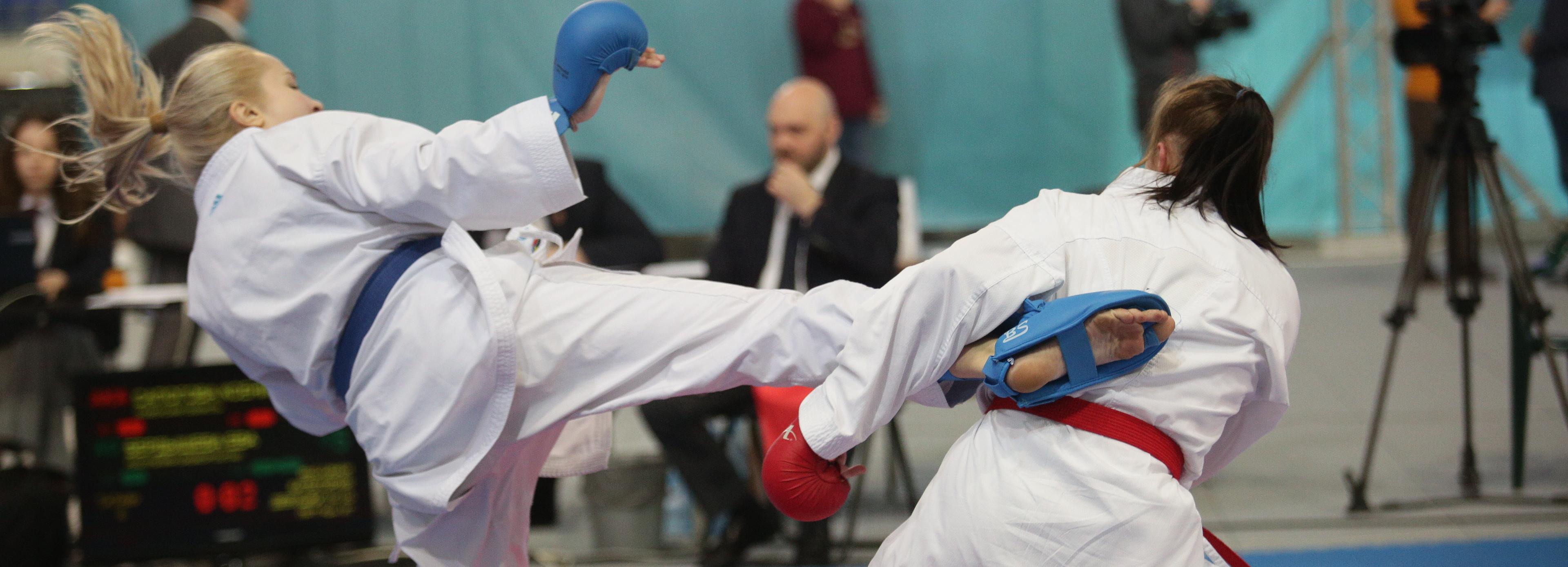 Полторы тысячи каратистов борются за «Кубок успеха» в Новосибирске