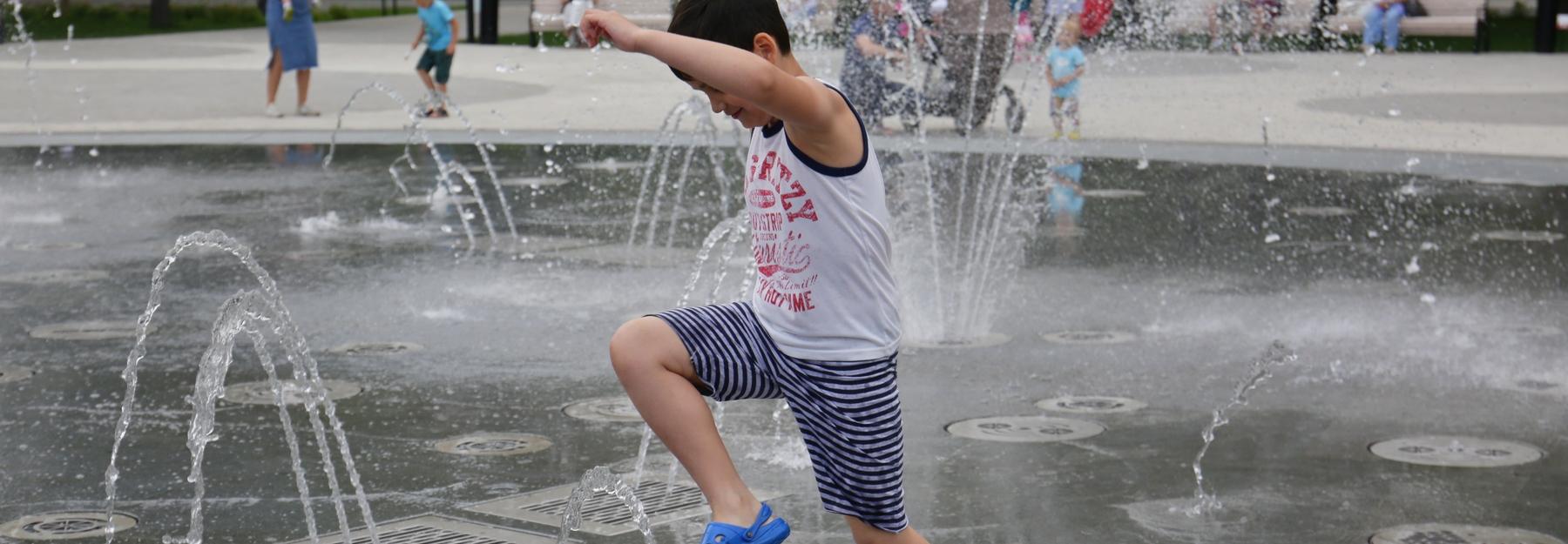 Сухой фонтан в Центральном парке запел «Катюшу» и «День Победы»