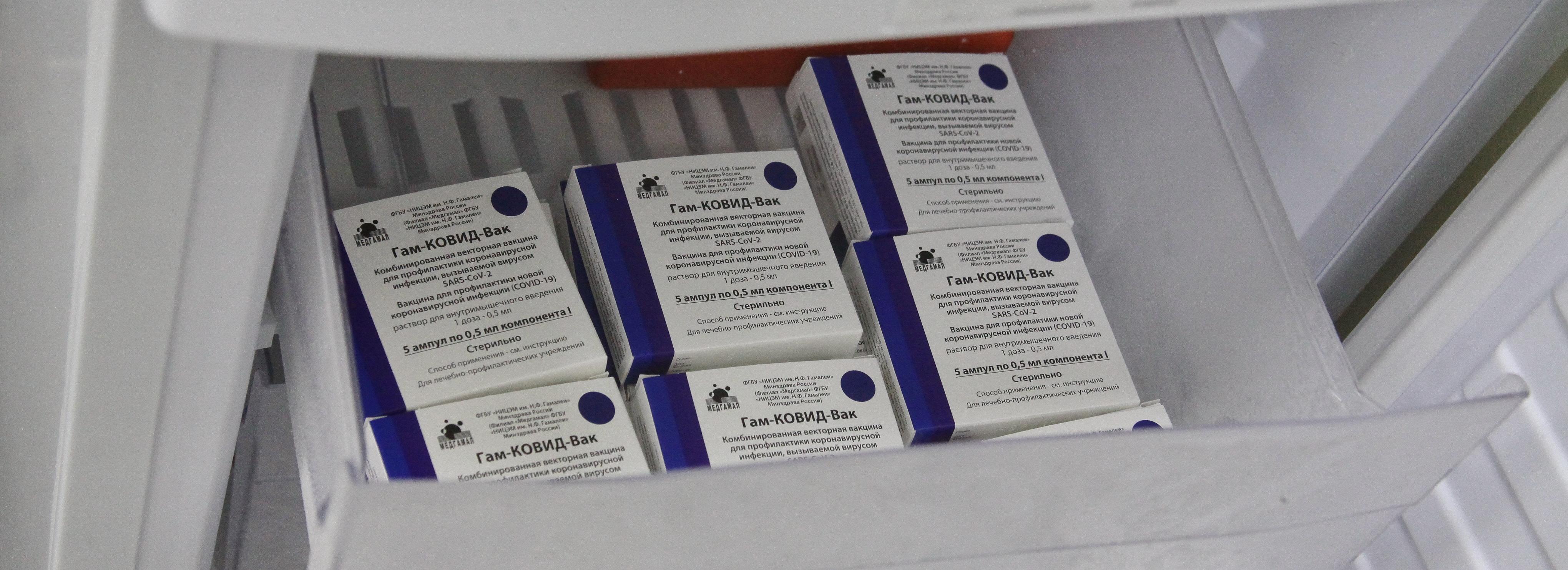 Для коллективного иммунитета к COVID нужно привить 800 тысяч новосибирцев