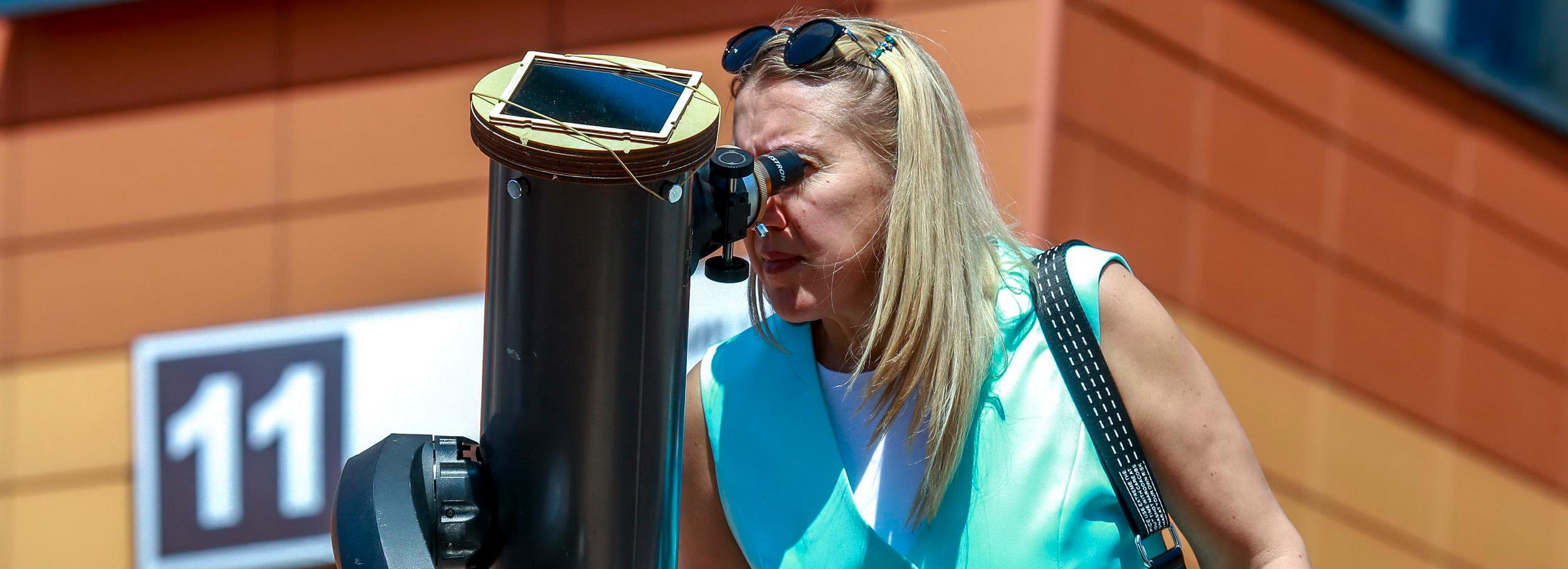 В небе над Новосибирском показалась гигантская комета Понса — Брукса