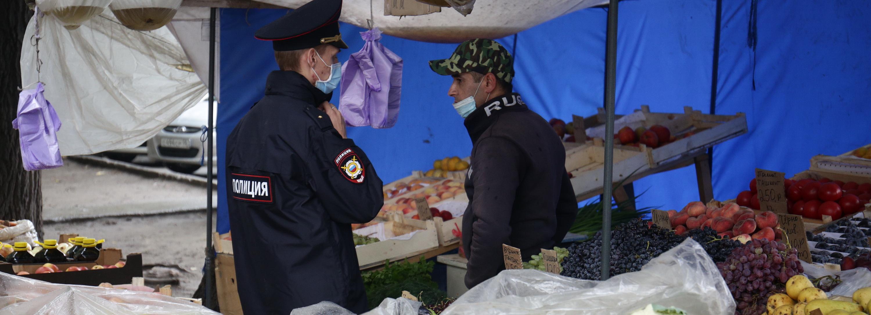 Тут вам не место: нелегальных бизнесменов лишили 2 тонн фруктов и овощей
