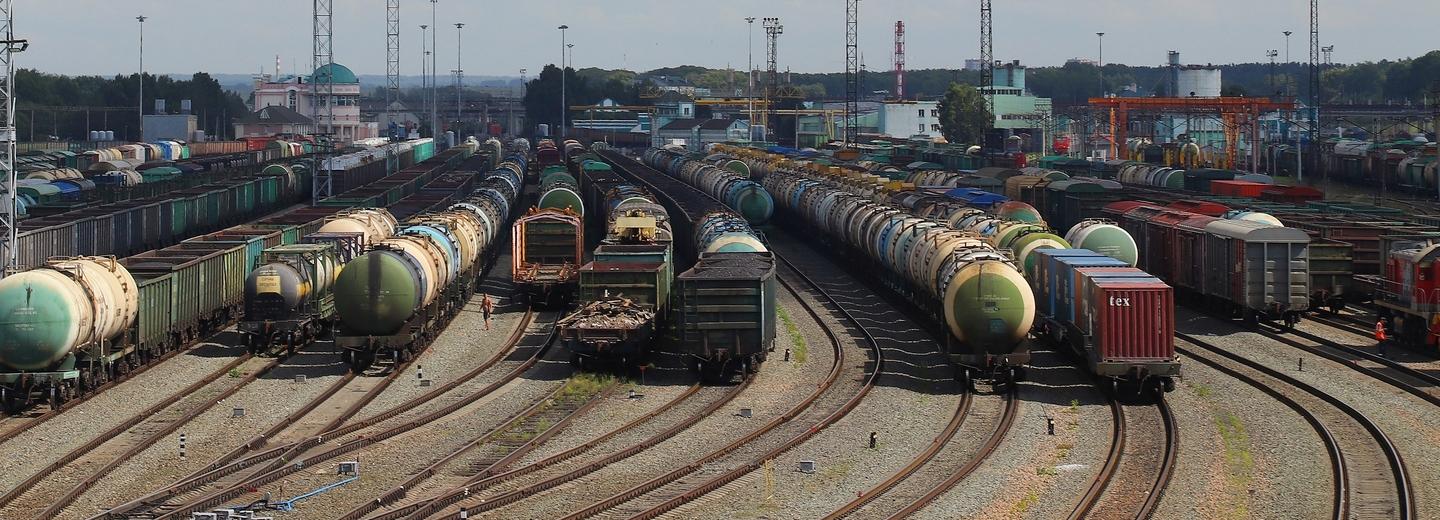 Вагоны грузового поезда сошли с рельсов в Новосибирской области