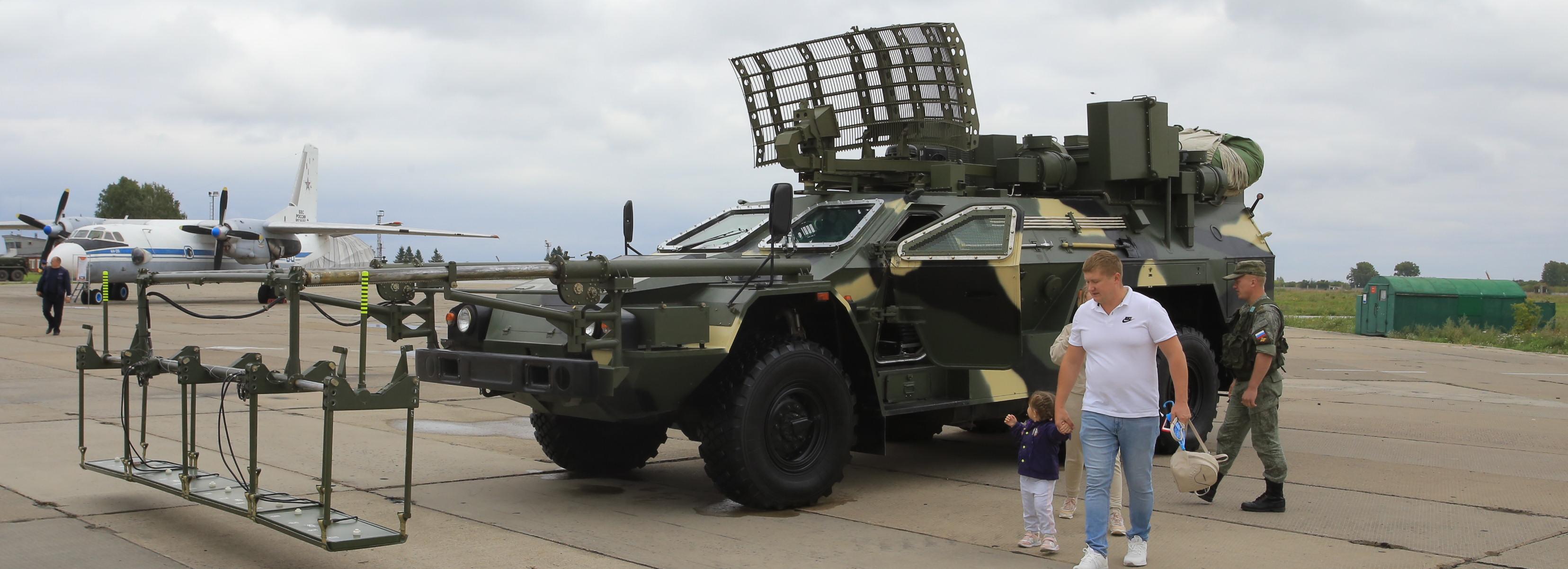 Афиша выходных: прыжки на батутах, «Терминаторы» и сноуборд на набережной