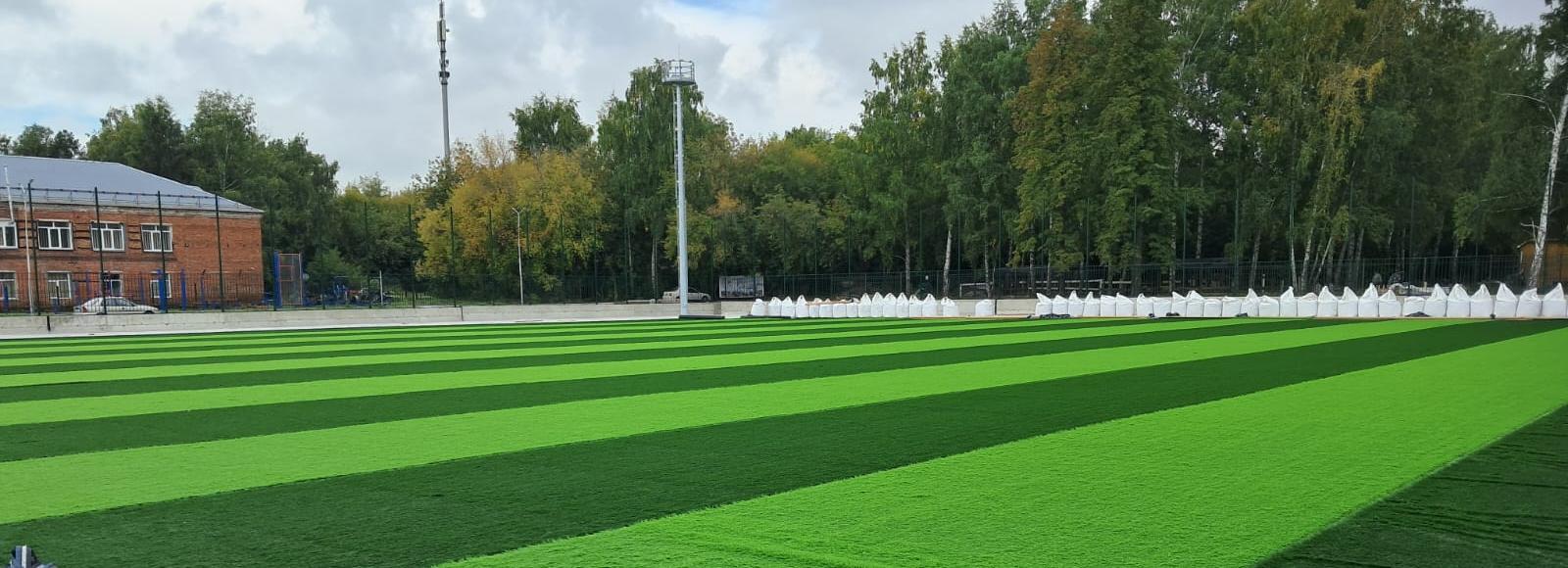 Мэр Кудрявцев: футбольное поле на ОбьГЭСе в Новосибирске готово на 80%