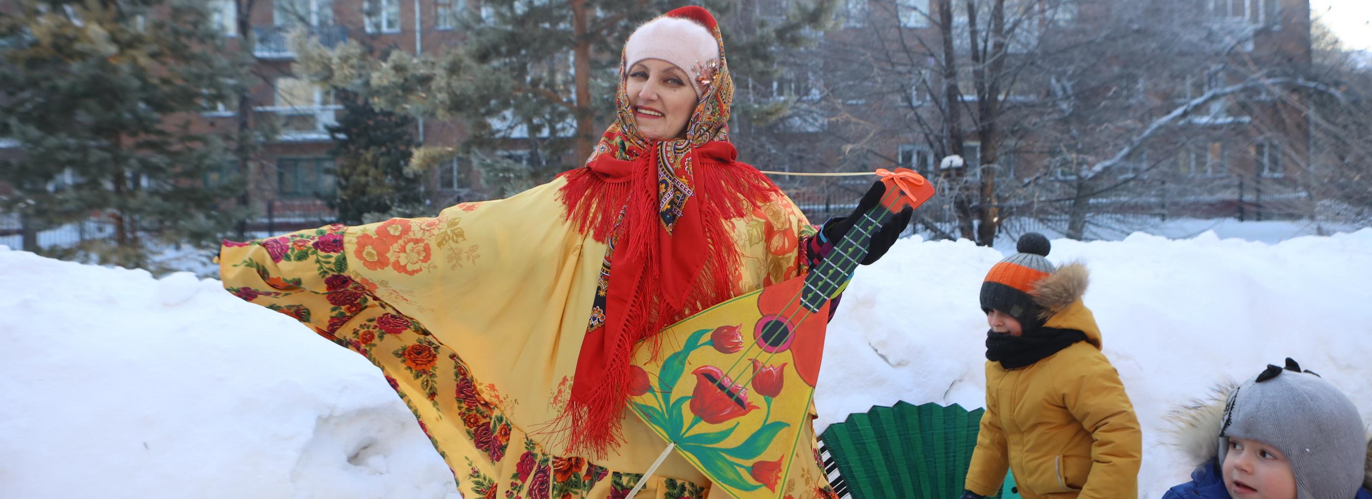 Масленичный разгуляй с блинными забегами устроили для особенных детей