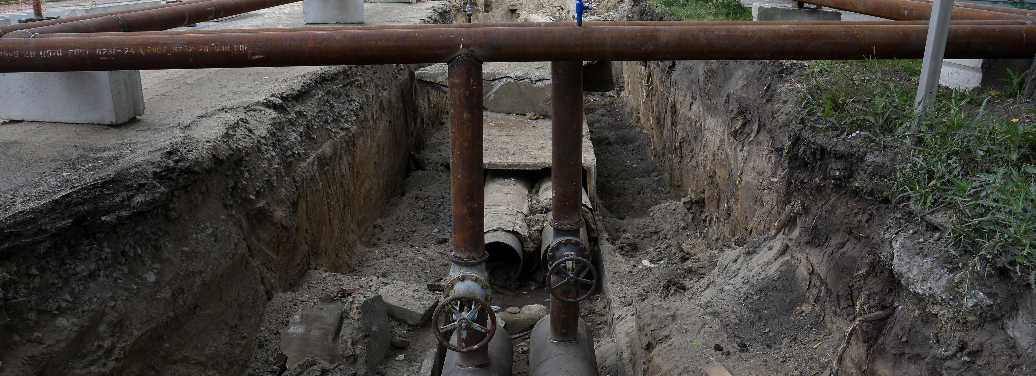 Улицы Крылова и Октябрьскую разрыли из-за ремонта теплотрасс