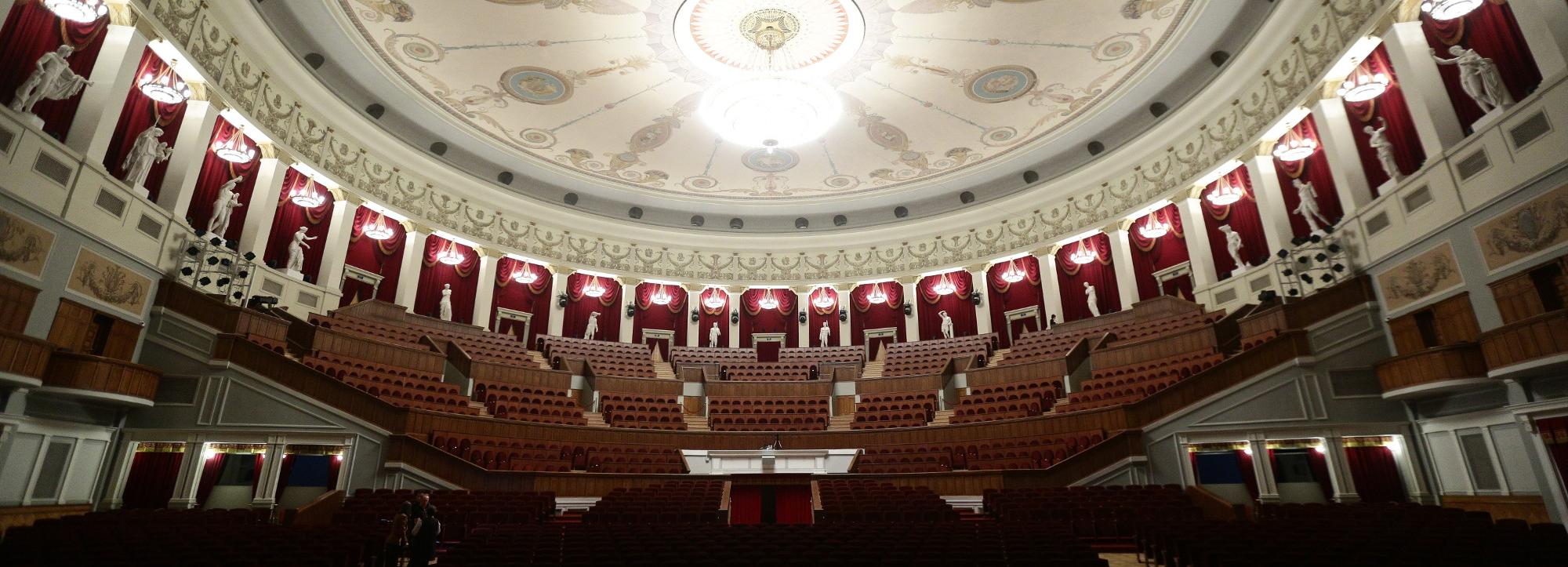 Новосибирский оперный театр заплатит 50 миллионов за уборку и дезинфекцию