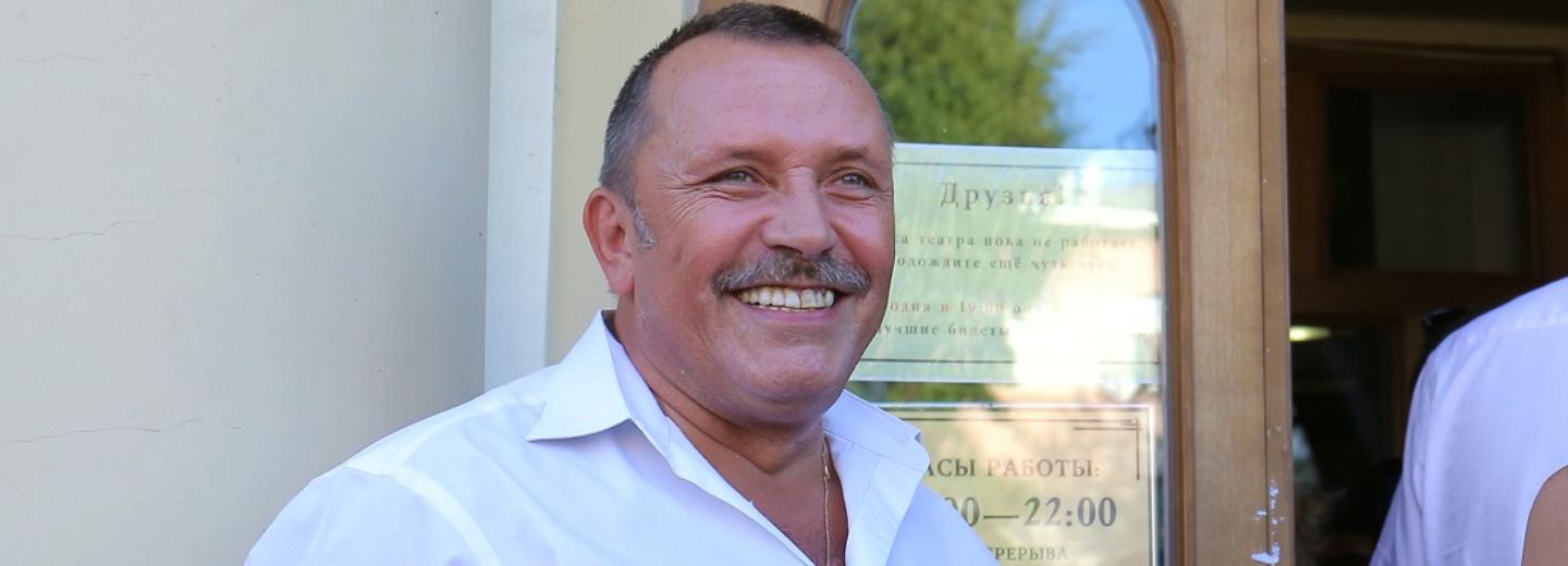 Театр «Красный факел» тепло попрощался с уволенным директором