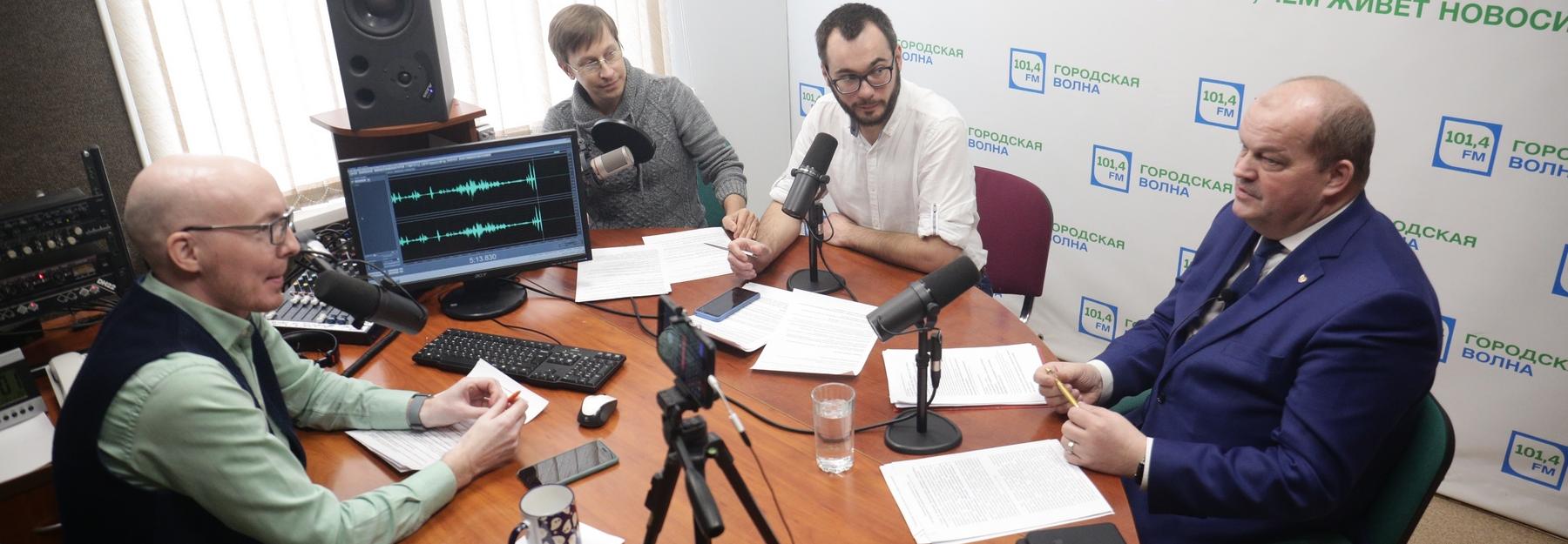 Ахметгареев о дистанционке: «Нет интернета — идите в школу за заданием»