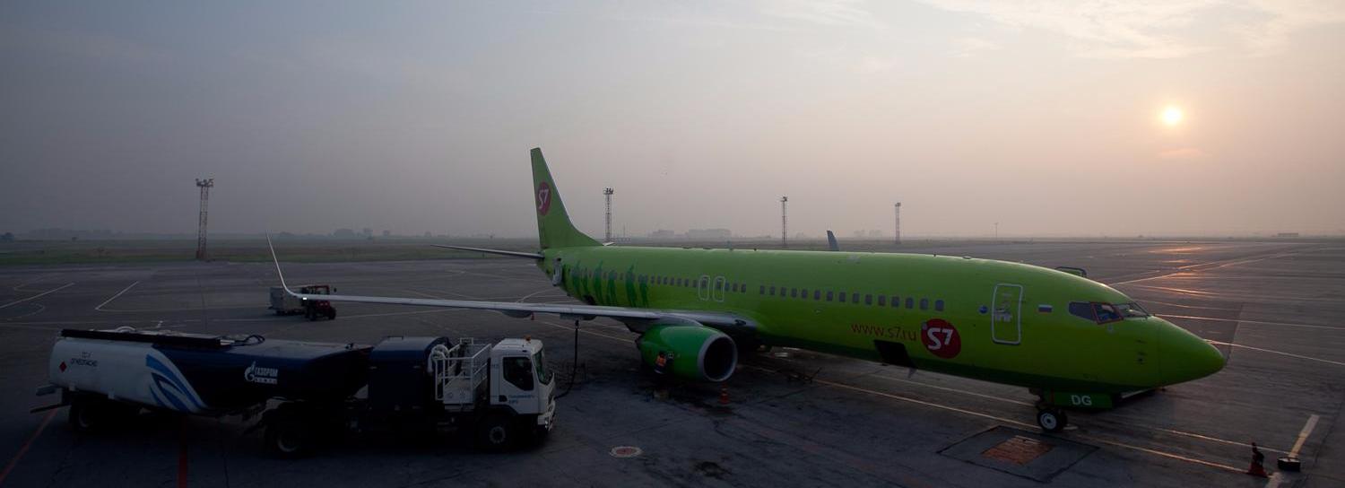 Самолёт загорелся на взлётной полосе в аэропорту Толмачёво