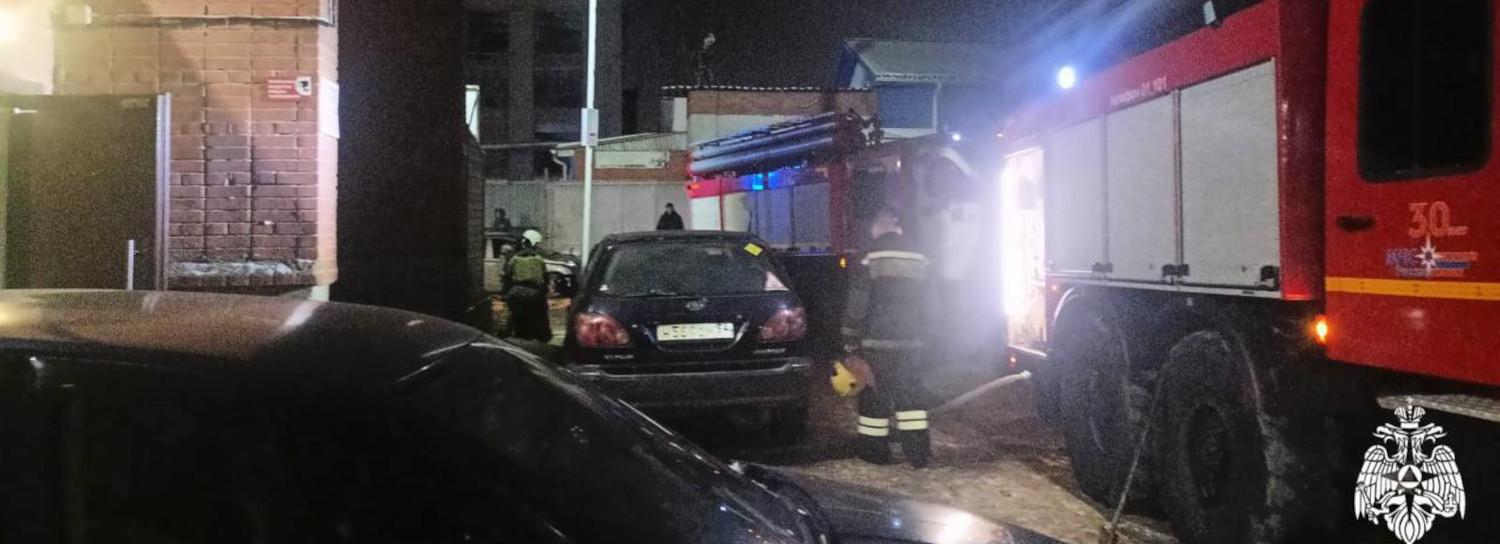 Мужчина погиб в пожаре на улице Вертковской в Новосибирске