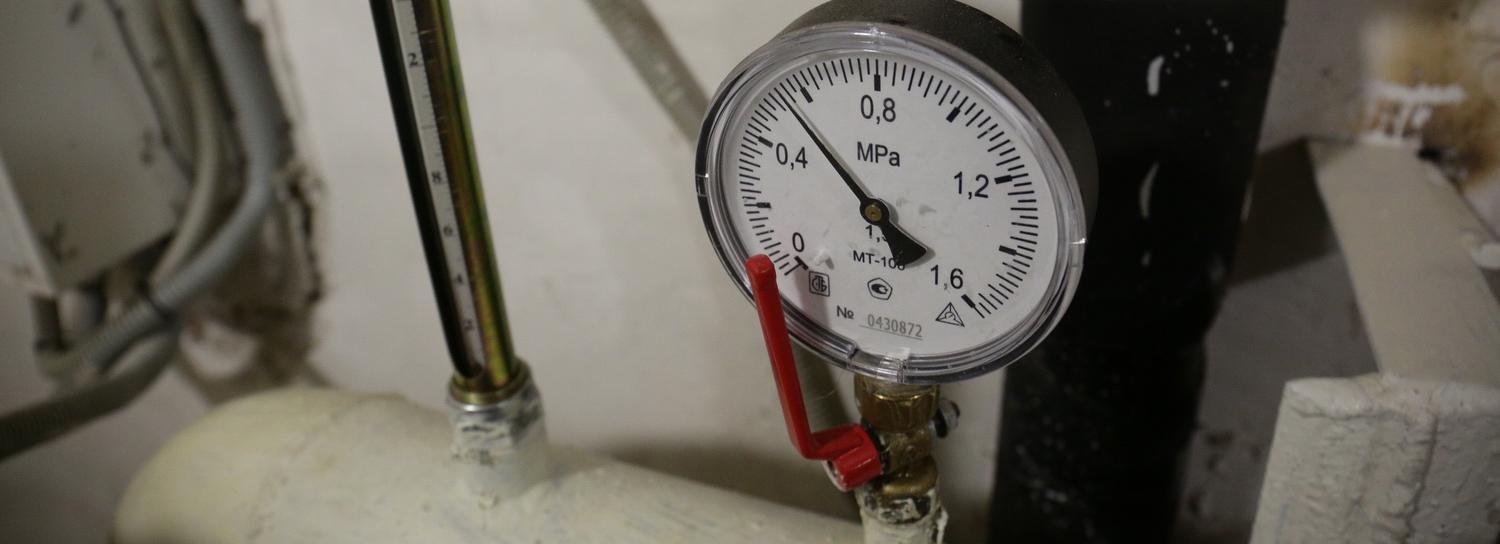 Кто установит счётчик в муниципальной квартире — горячий телефон