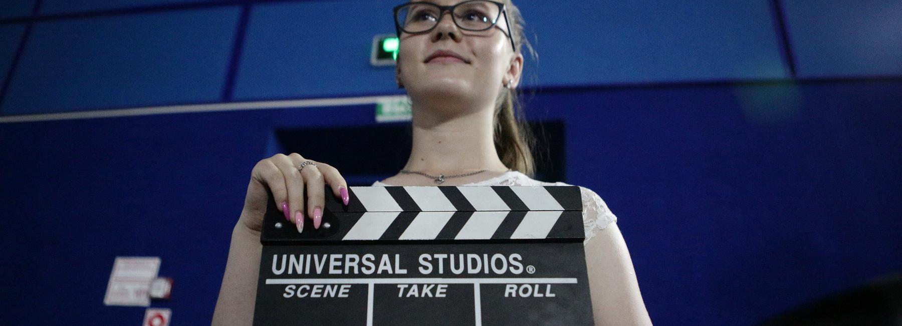 Афиша выходных: платья из пластика, бесплатное кино и опера «Мойдодыр»