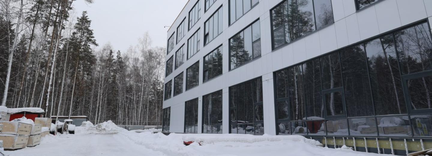 Учебный и исследовательский центры нового кампуса НГУ готовы на 70%