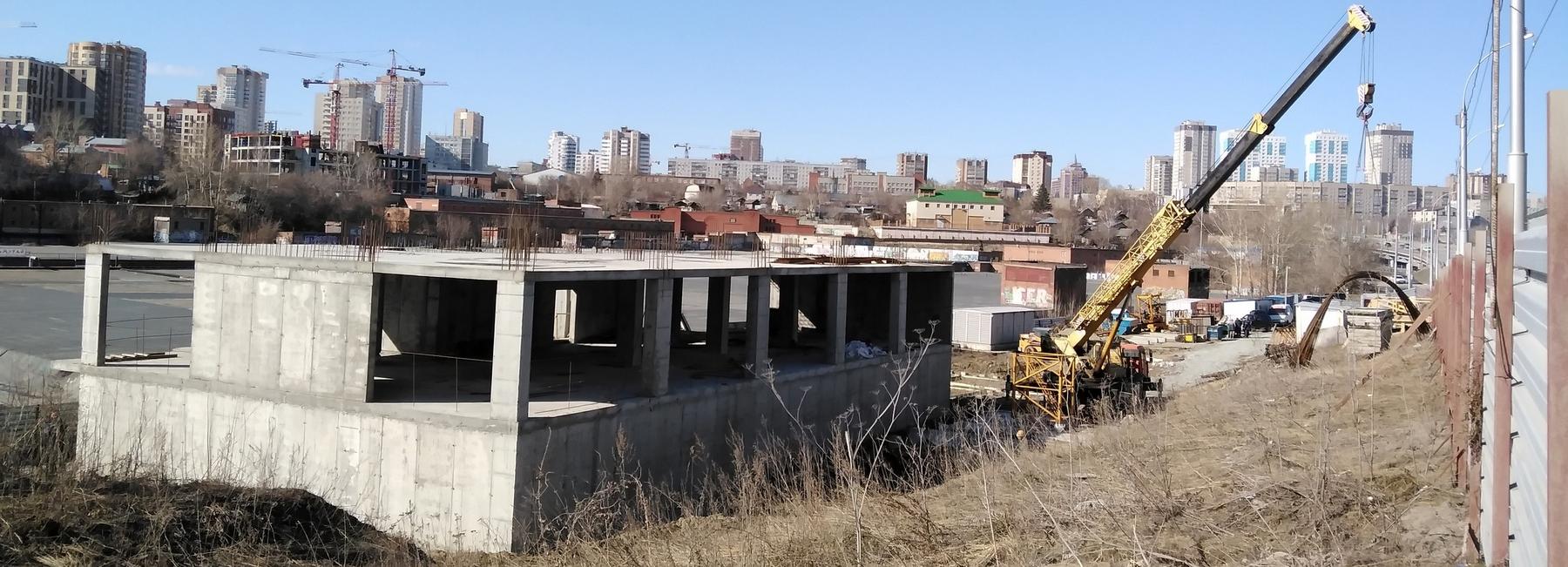 Апарт-отель начали строить напротив ТРЦ «Аура» в Новосибирске