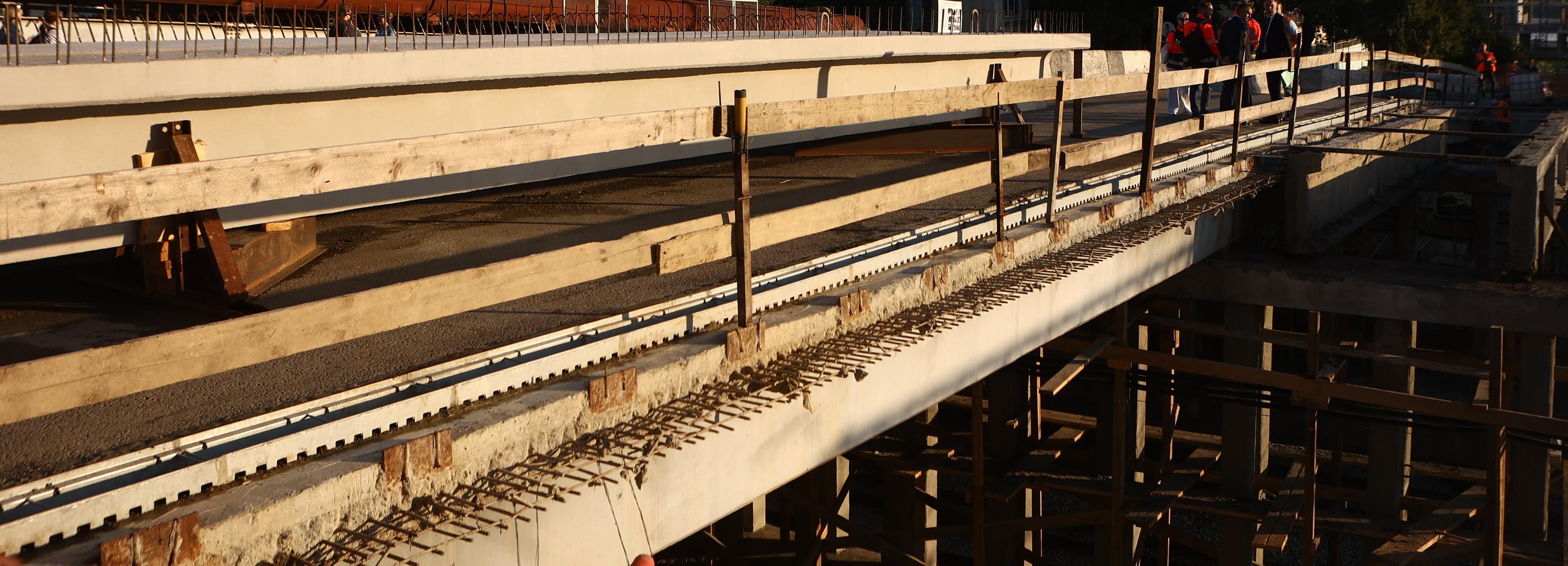 Маршрутка №30 продолжит ходить в объезд путепровода на Добролюбова