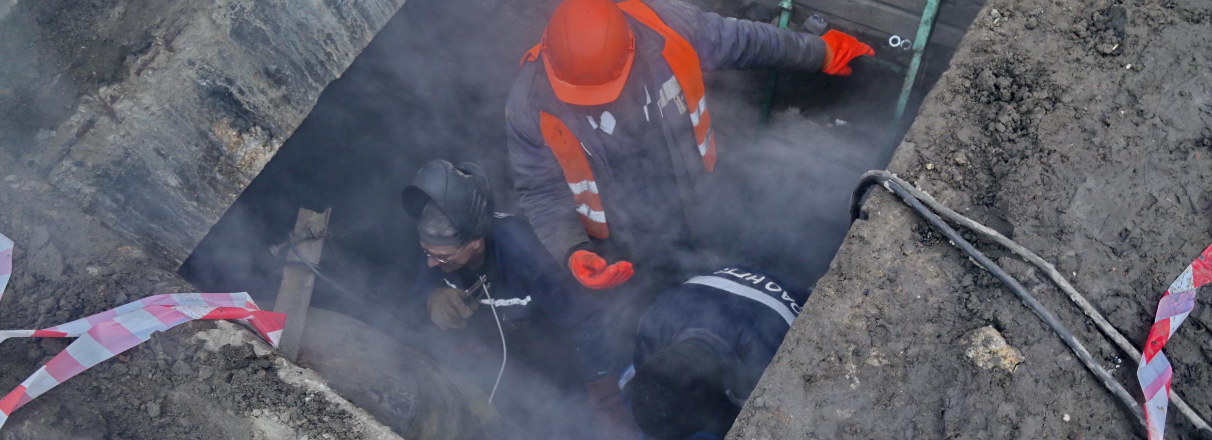 Ремонт теплотрасс сузил перекрёсток на Крылова и улицу Филатова