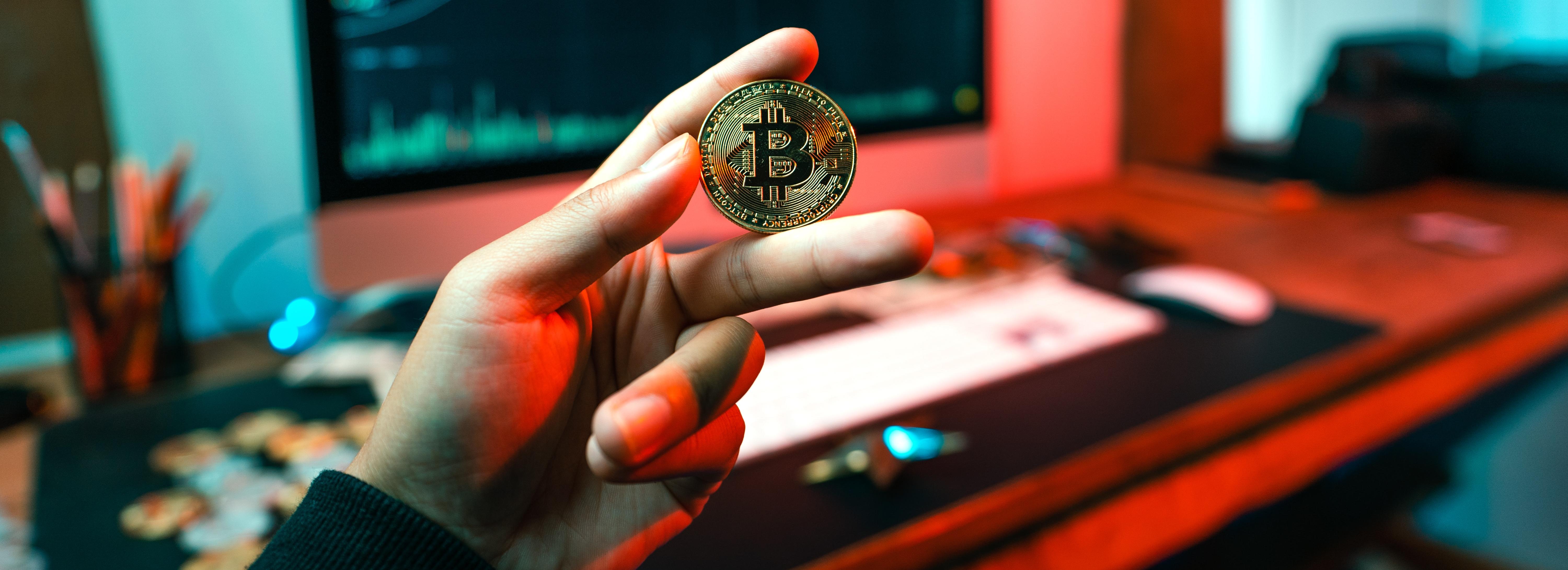 Майнеры запитали электричеством ангар и обворовали РЭС на 6 млн рублей