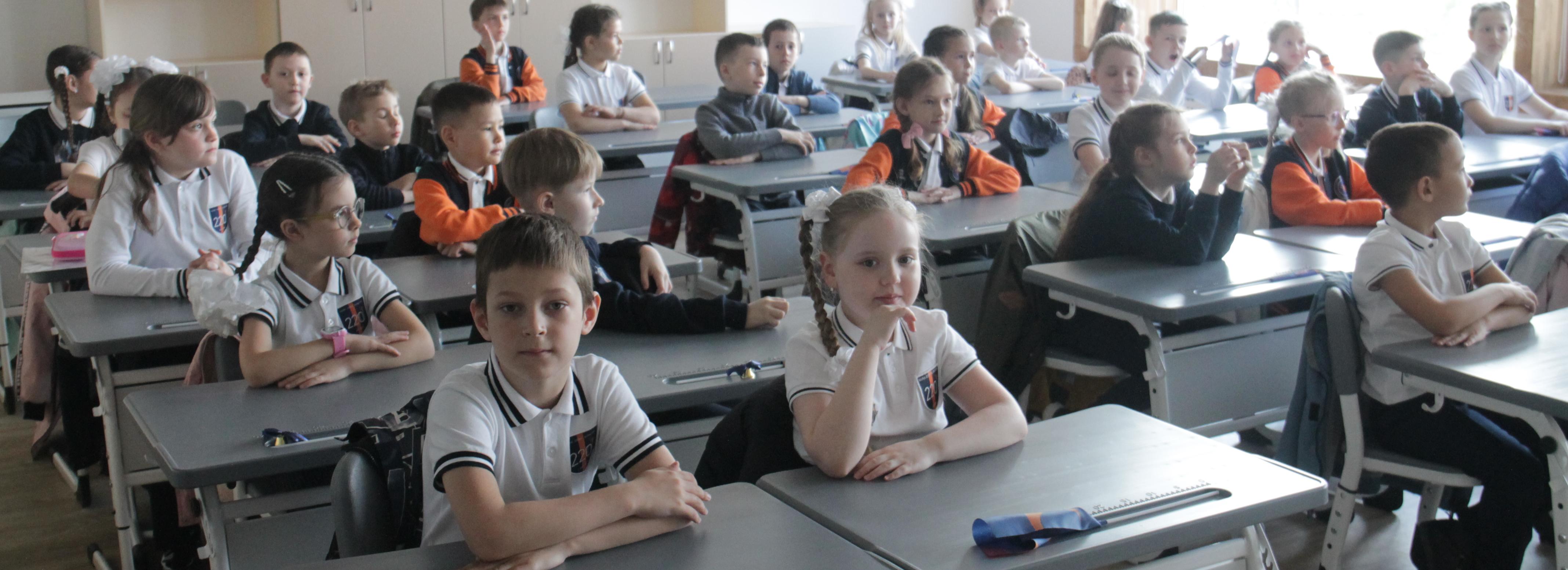 793 учителя не хватает школам Новосибирска