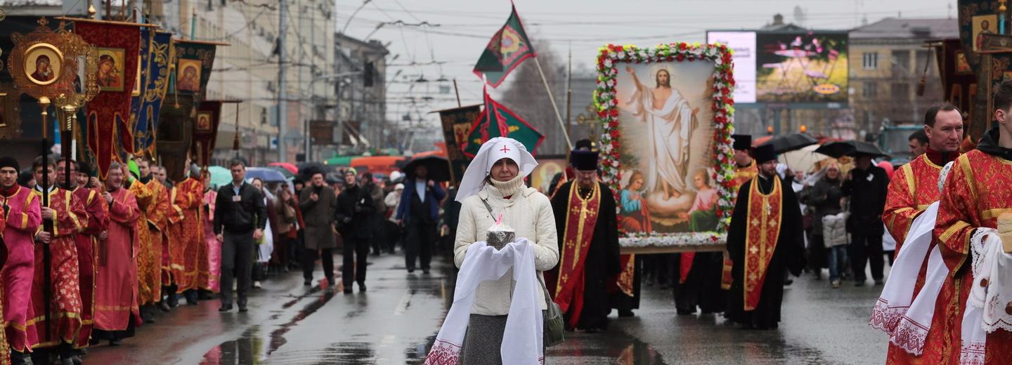 Гид по Пасхе: когда убираться, печь кулич и красить яйца