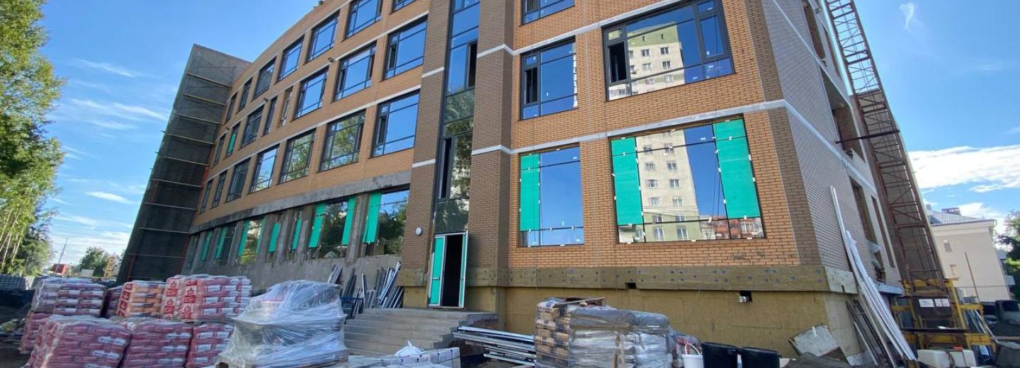 Новая школа на Авиастроителей готова на 80%