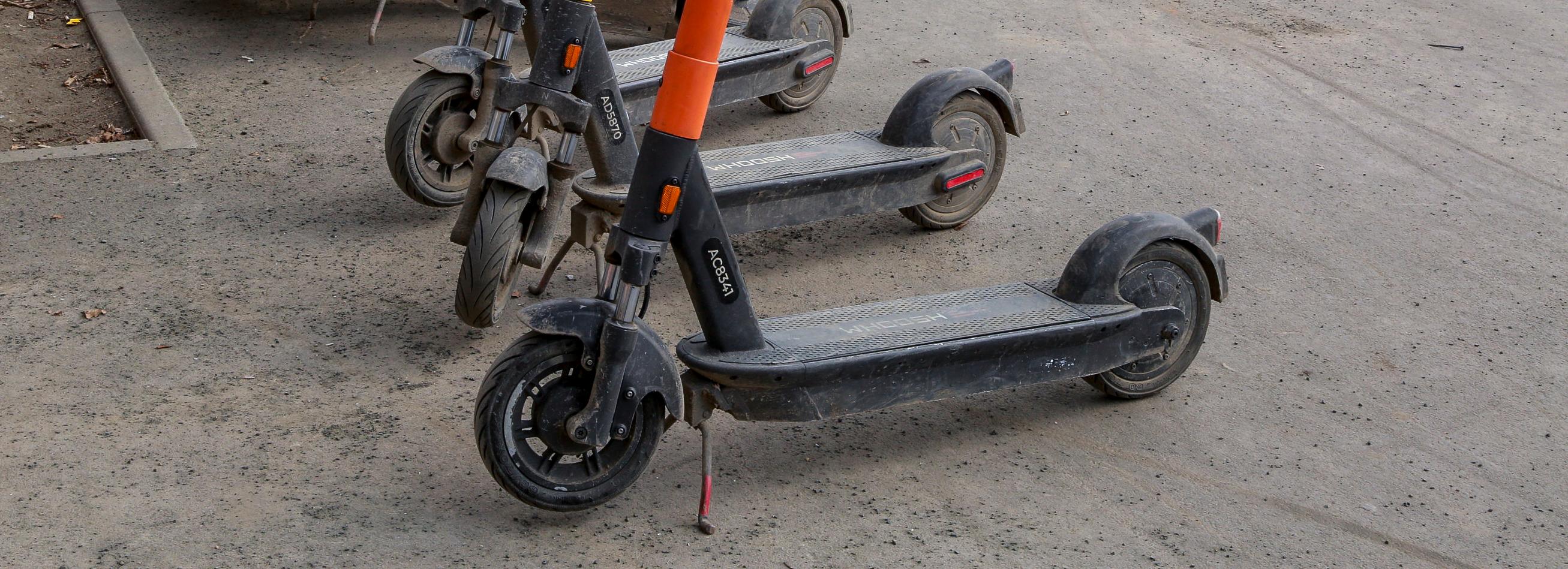 Мэр Кудрявцев поручил ограничить езду на самокатах в День Победы