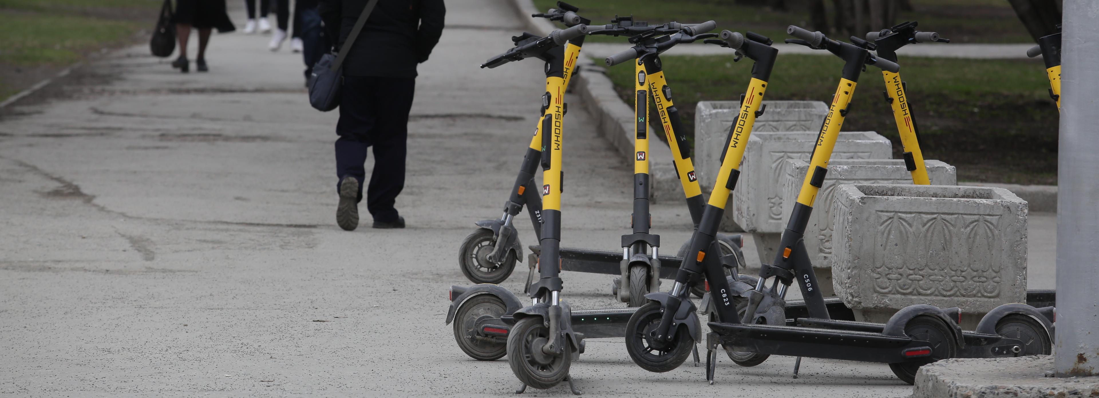 Суд запретил стихийную парковку самокатов на улицах Новосибирска