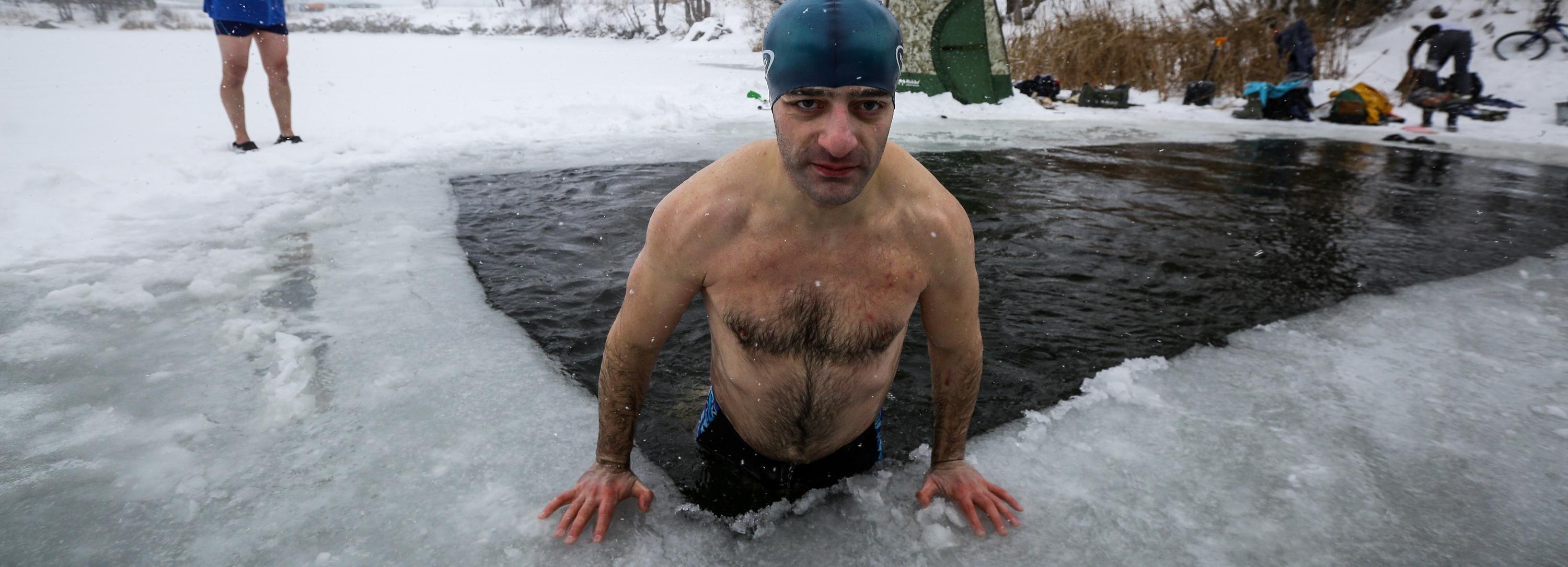 «В ледяную воду — как к себе домой»: сибирский морж о нюансах закаливания