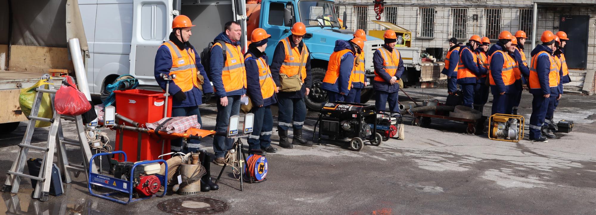 Насосы, рукава и шланги в метро Новосибирска готовы к паводку