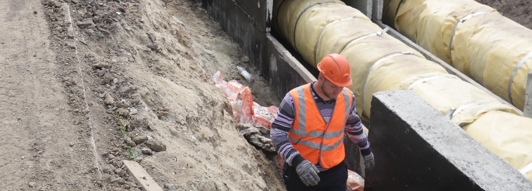 Улицу Ползунова сузили на три метра из-за работ на теплотрассе