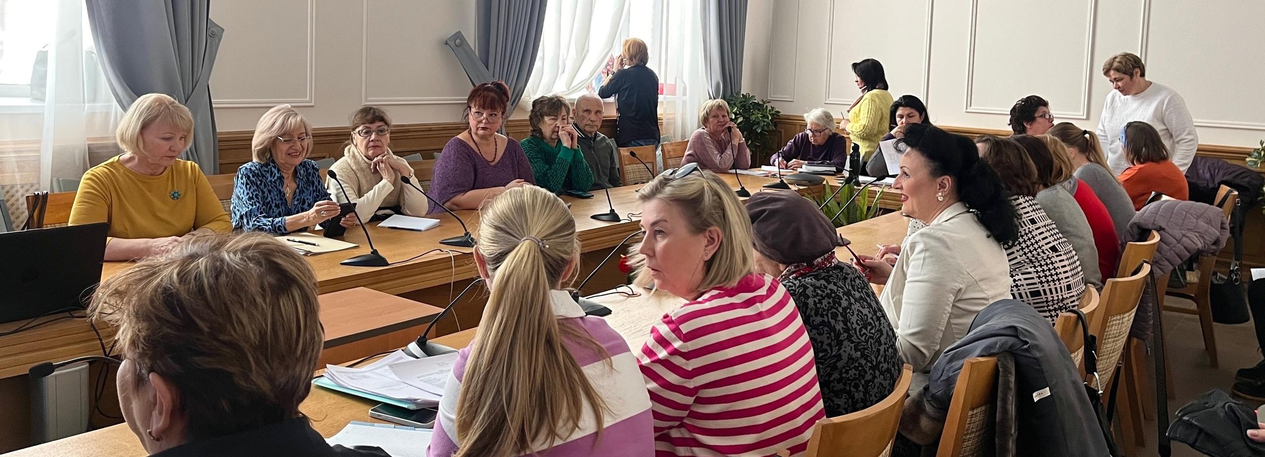 Миллион на карманный парк: общественников учат оформлять заявки на гранты