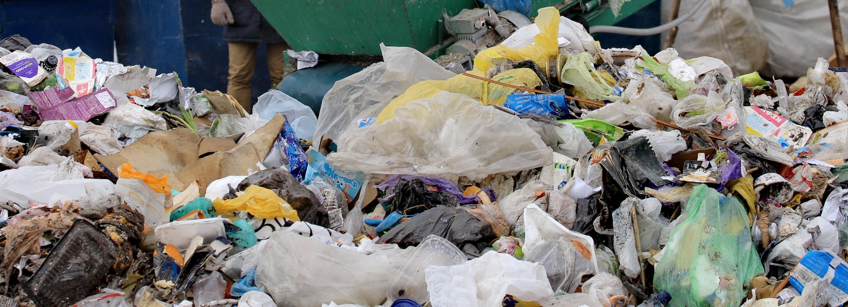 Учёные НГУ нашли способ переработки использованных пакетов в топливо