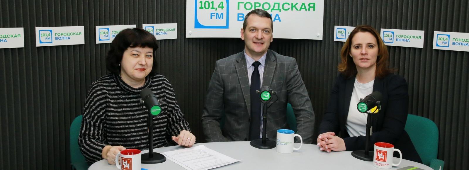 Вечерний разговор: новогодняя столица, Пушкинская карта и помощь беженцам