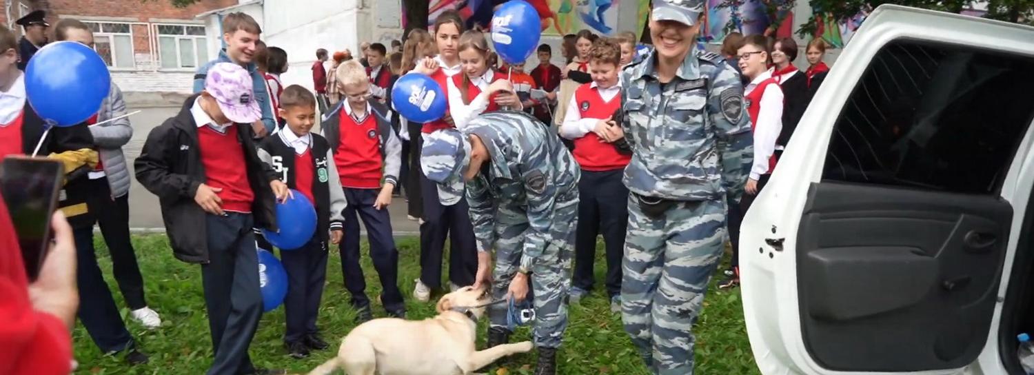 Основным приёмам самообороны учат новосибирских школьников