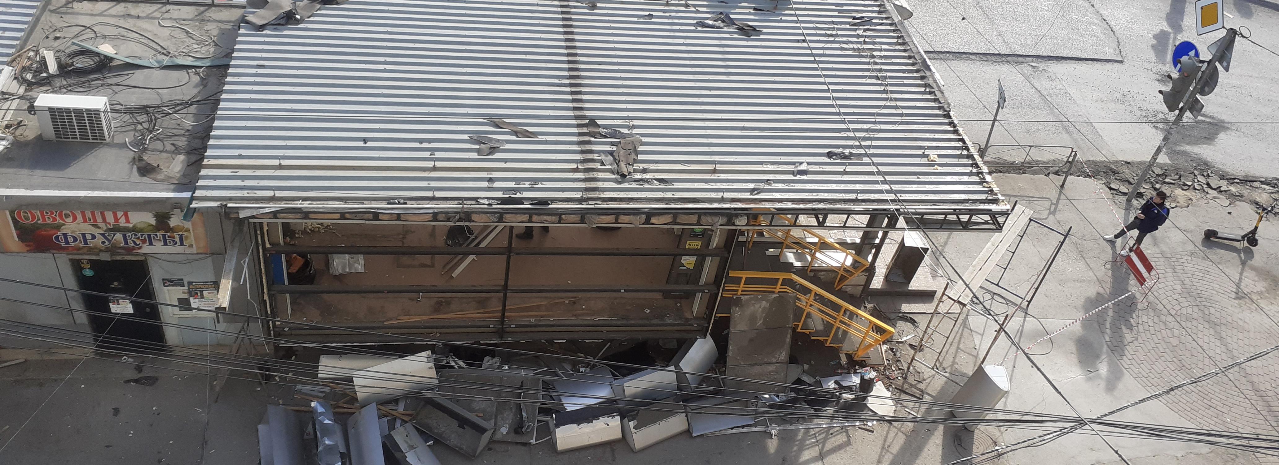 Стал известен график закрытия входов в метро на площади Маркса