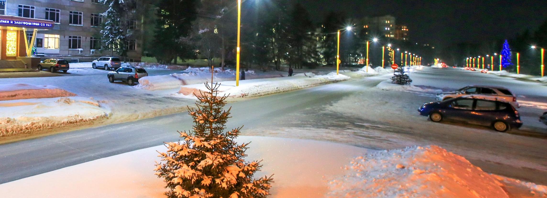 В новосибирском Академгородке иномарка столкнулась с маршруткой