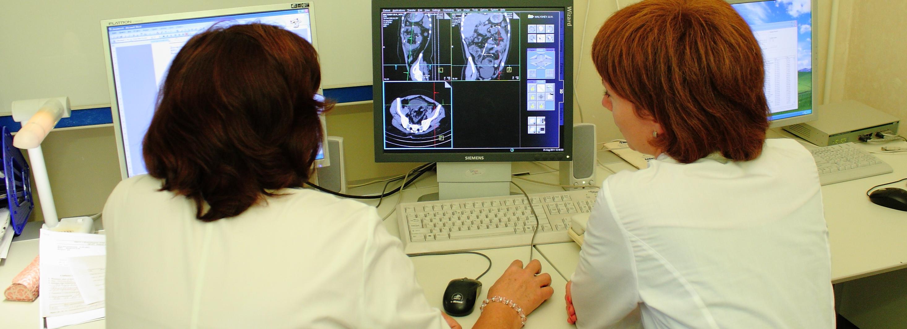 Почему врач не сообщает о здоровье пациента его знакомым: ответ минздрава