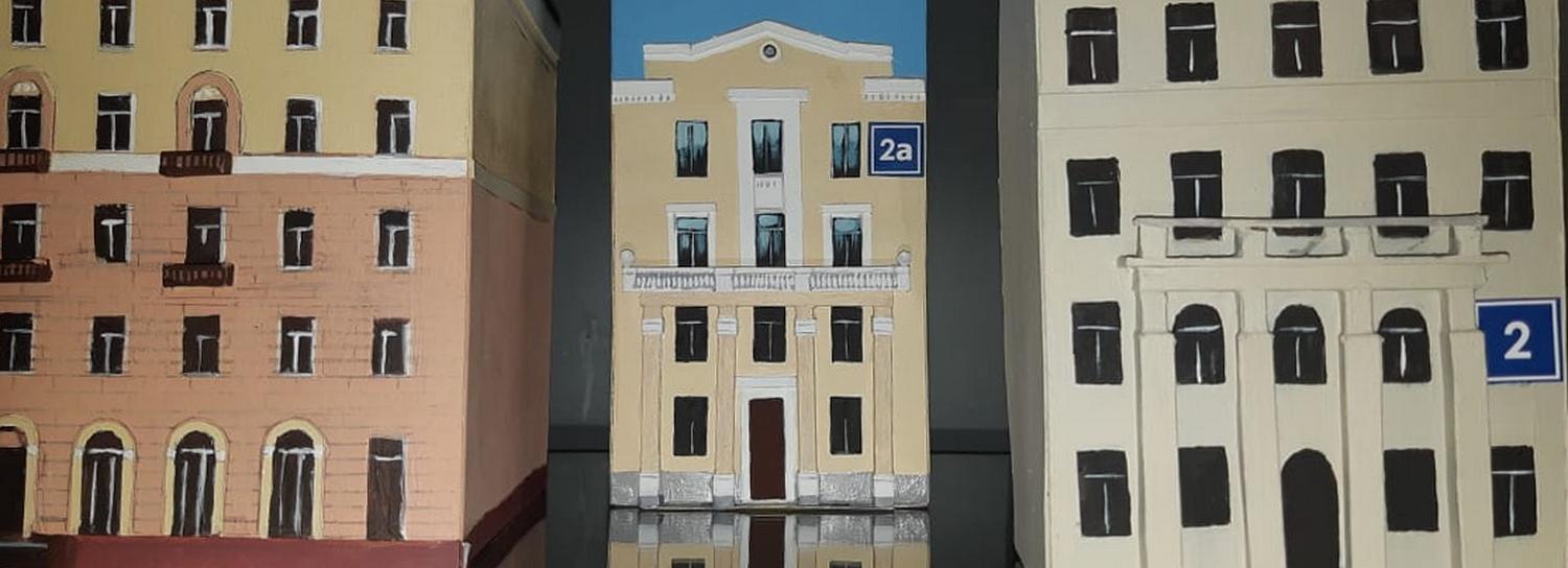 Выставку «От избы до небоскрёба» с макетами домов открывают в Дзержинке