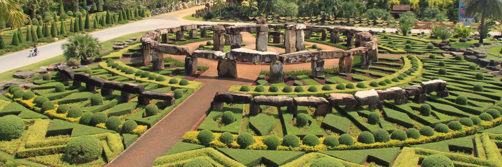 Похождения новосибирцев за границей: первые в Паттайе и Пражская весна