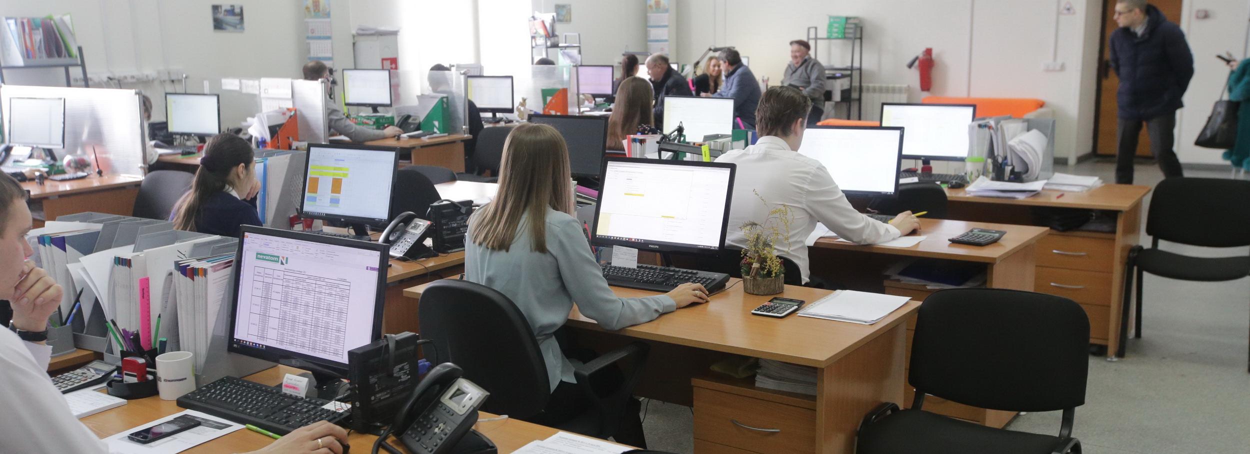 Масс-медиа, IT и маркетологи: кому чаще других разрешают работать из дома