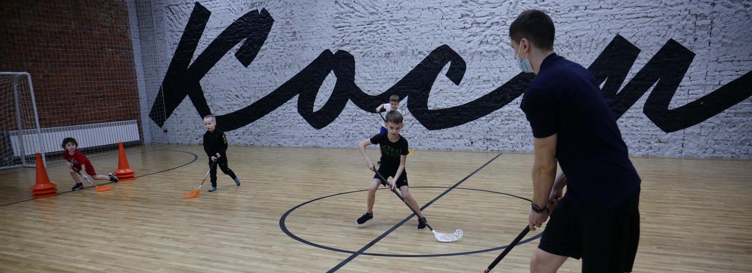 Первая шайба в открытом «Космосе»: хоккейный центр официально заработал