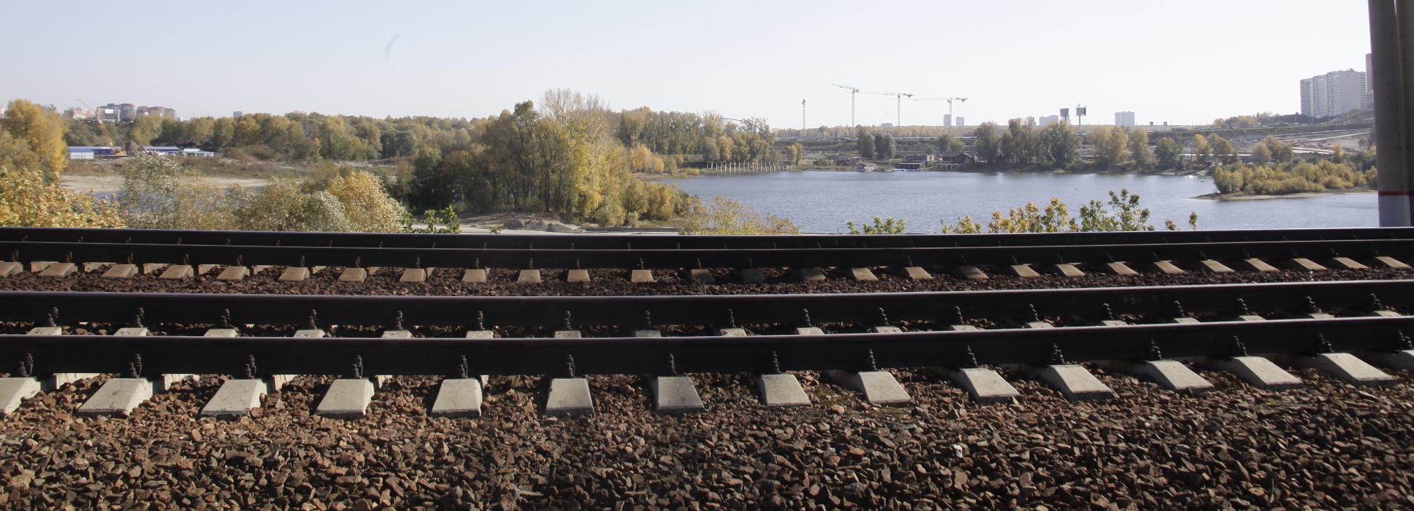 Поезд насмерть сбил мужчину на остановке Криница под Новосибирском