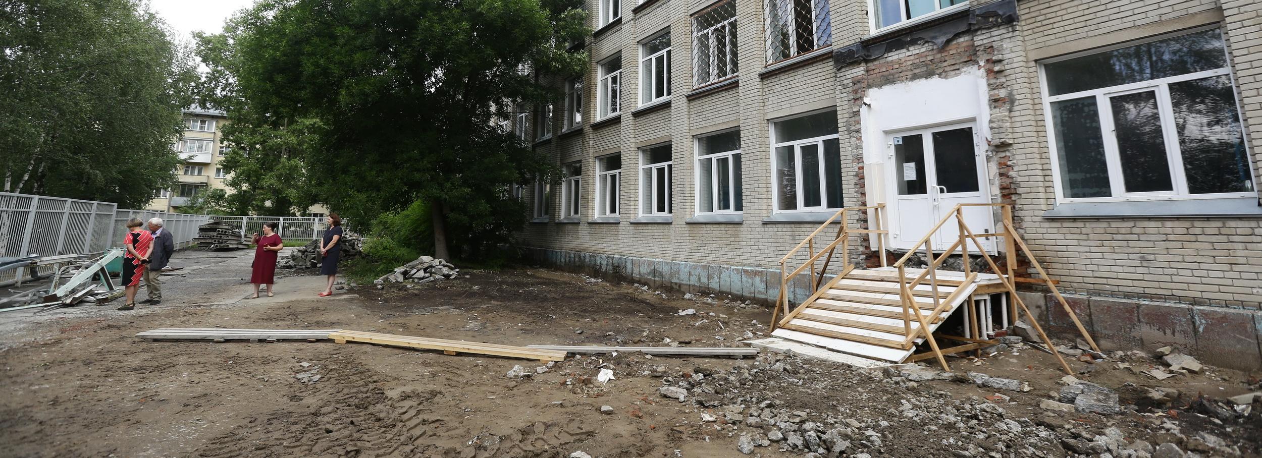 Капремонт школы №61 в Академгородке закончат летом 2023 года