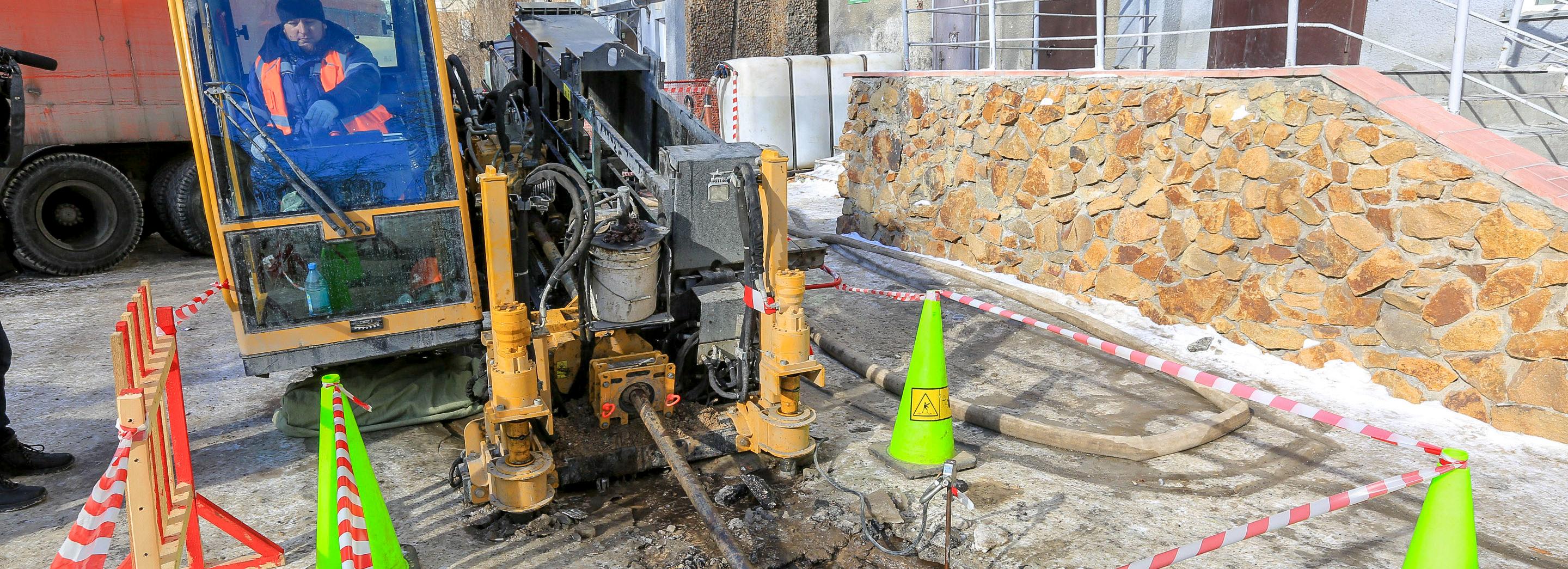 Подземные сети водопровода меняют в Новосибирске без рытья траншей