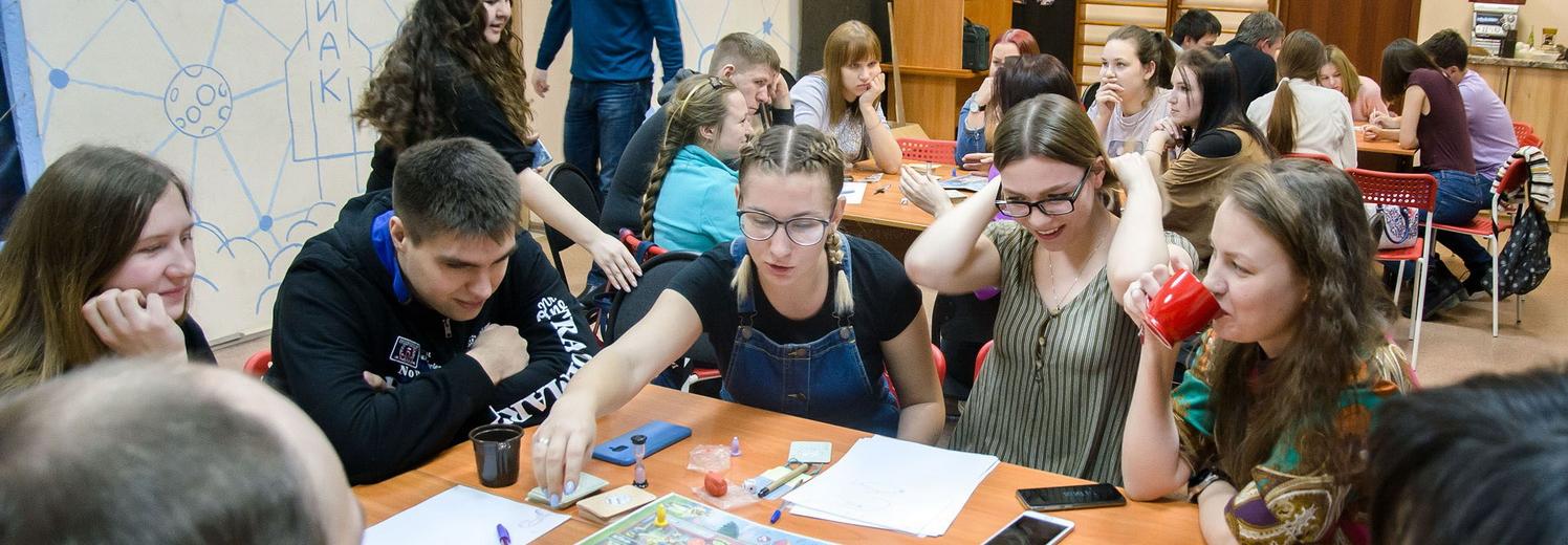 Шевелить бровями, говорить намёками: новосибирцев зовут на «Экивоки»