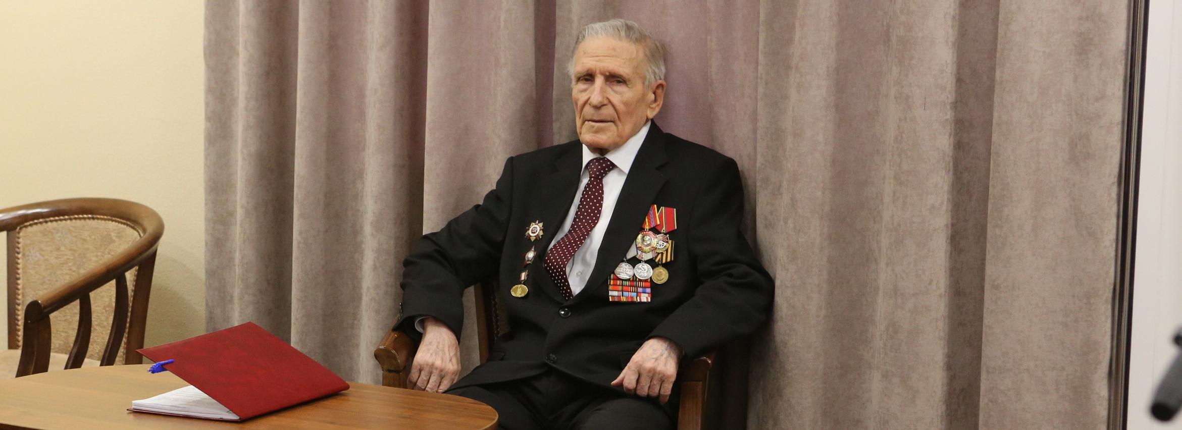 Имя Вениамина Чебанова присвоили картинной галерее в Стоквартирном доме