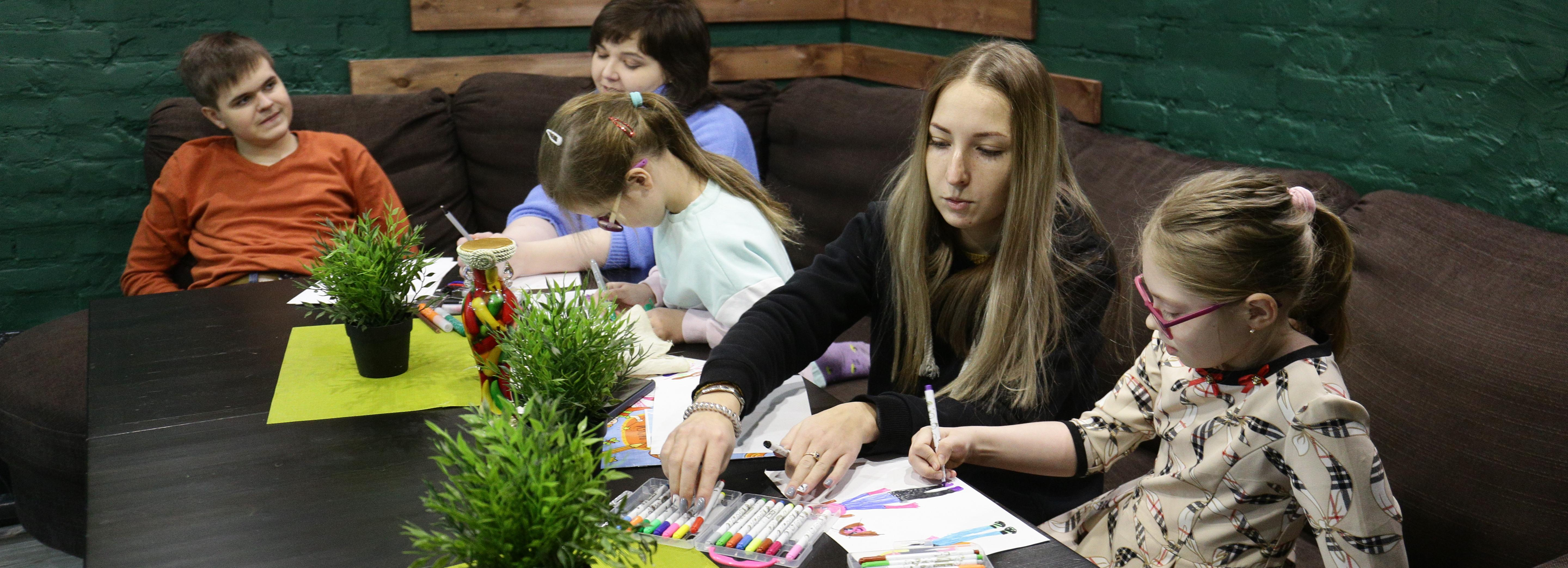 Конкурс «Мой герой»: лучшие рисунки украсят открытки ко Дню Победы