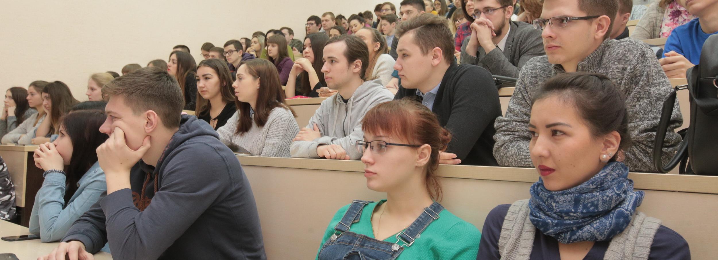 В полусотне вузов учатся новосибирцы на средства материнского капитала