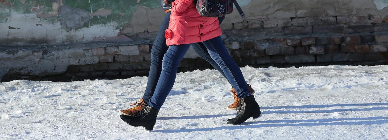 Что делать, если получил травму на скользкой дорожке