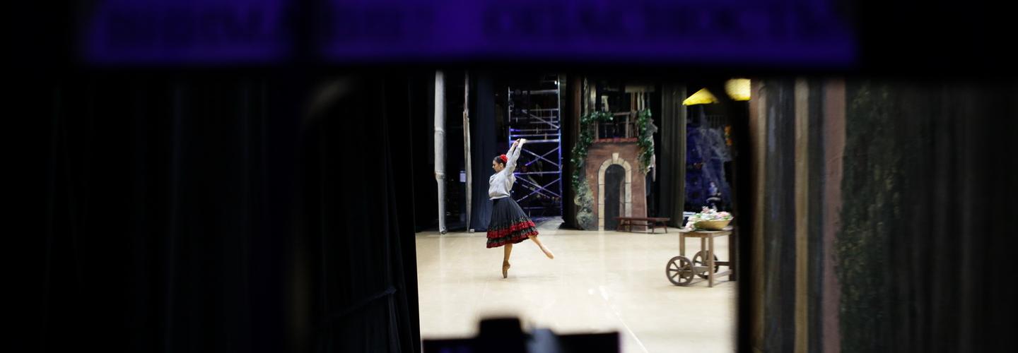 Спектакли в новосибирском оперном театре перенесли из-за болезни режиссёра